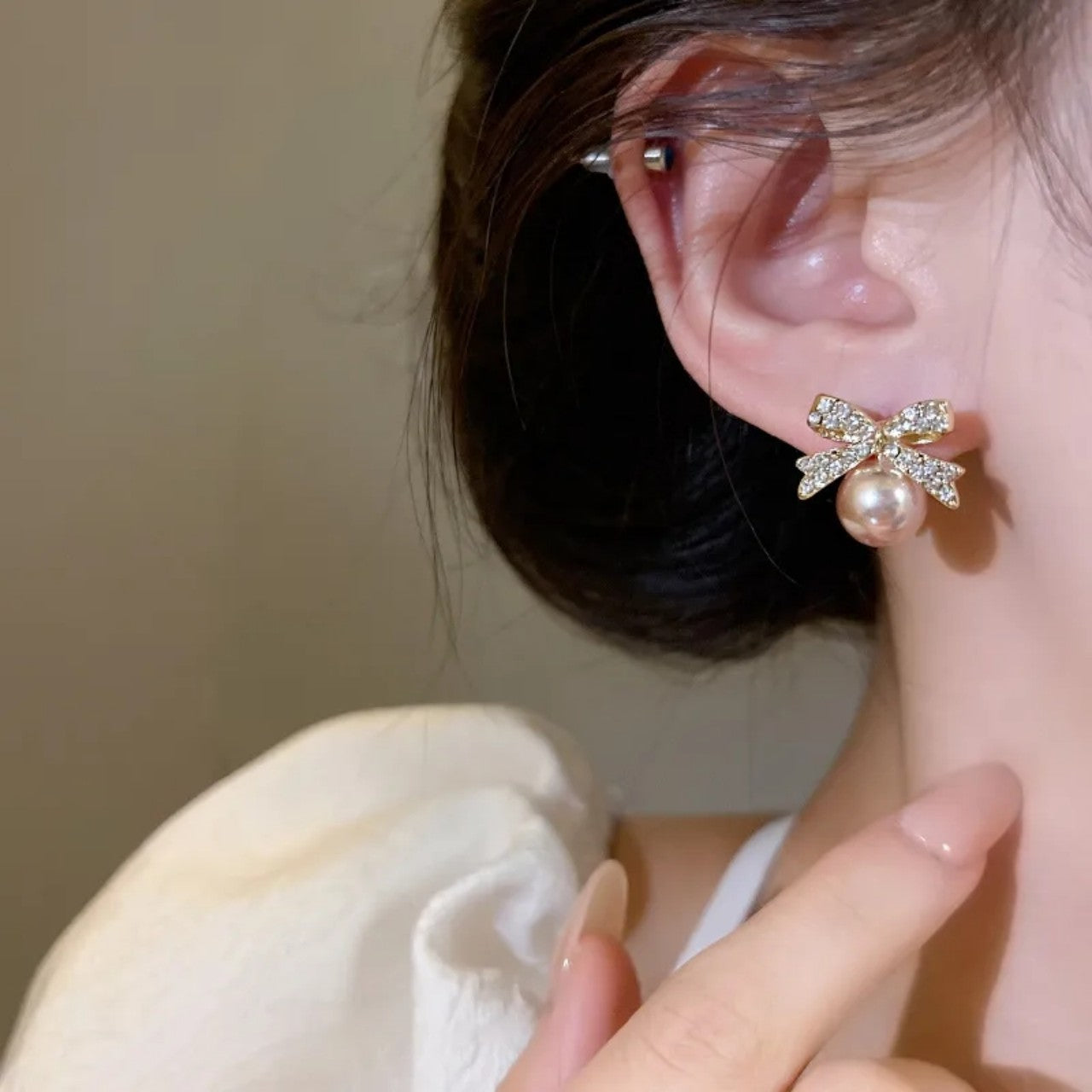 Golden Bow Pearls