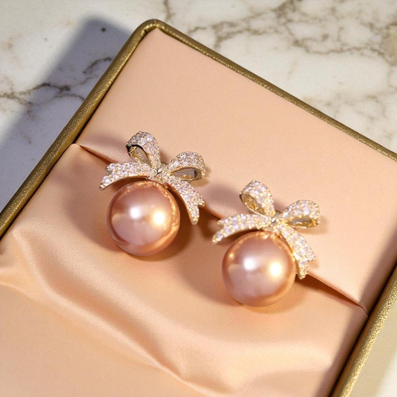 Golden Bow Pearls - Amanist