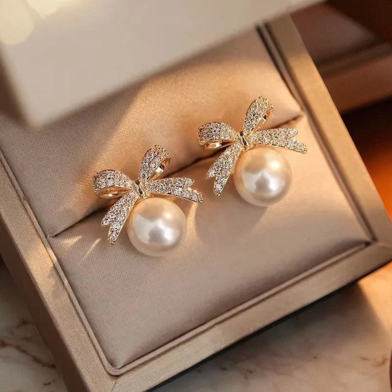 Golden Bow Pearls